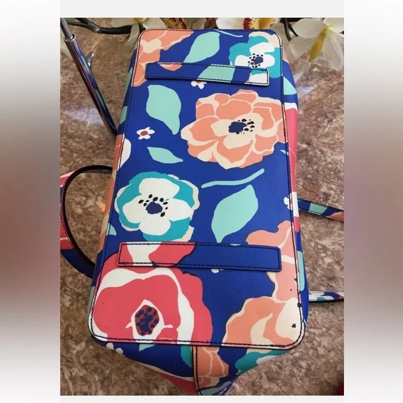 kate spade Jules Newbury Lane Cherry Floral Printed Vinyl Tote **NEW WITH TAGS** - Picture 4 of 12
